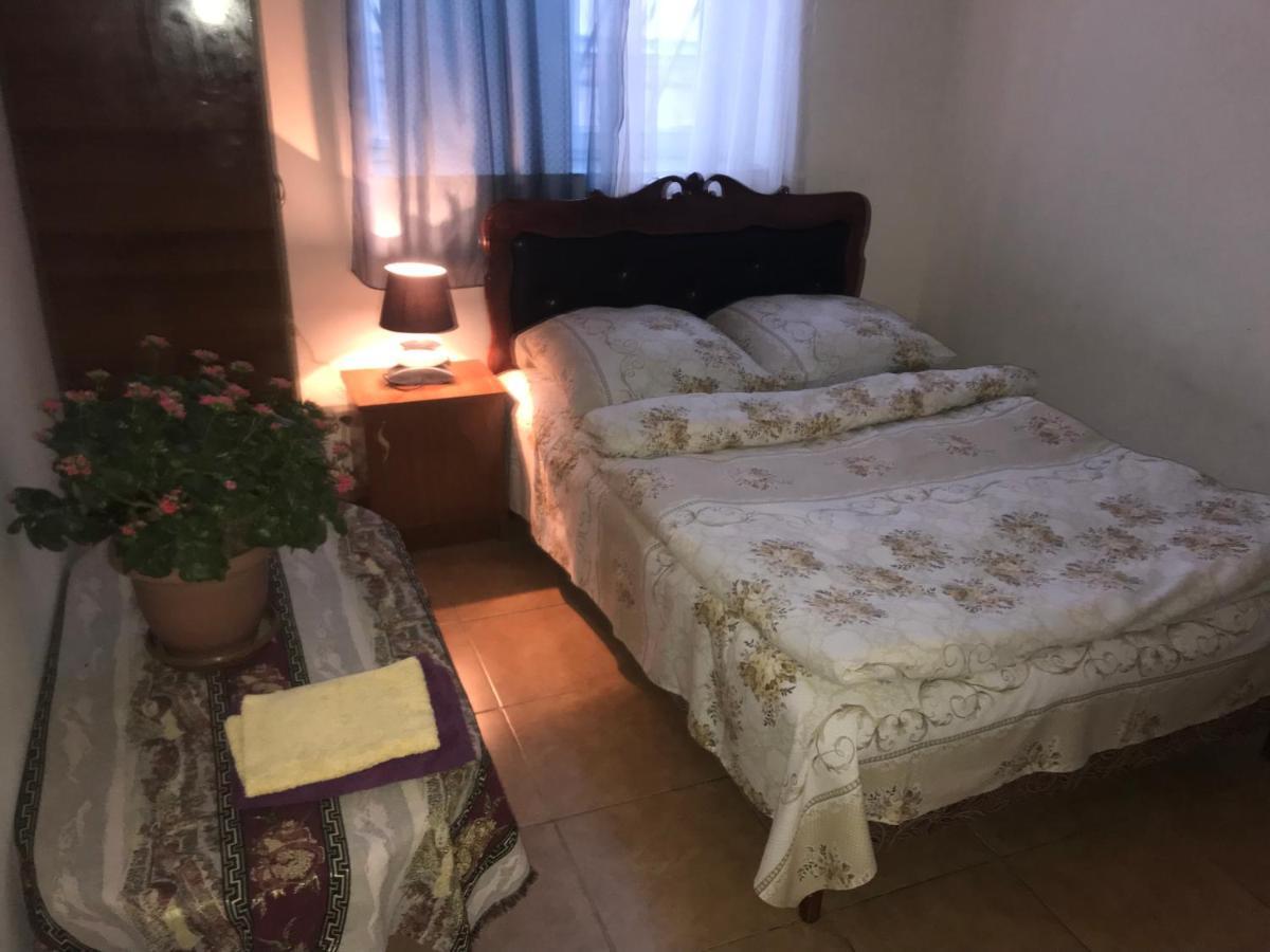 Light guest House Gyumri Extérieur photo
